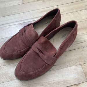 Women's Suede Loafers in Brown